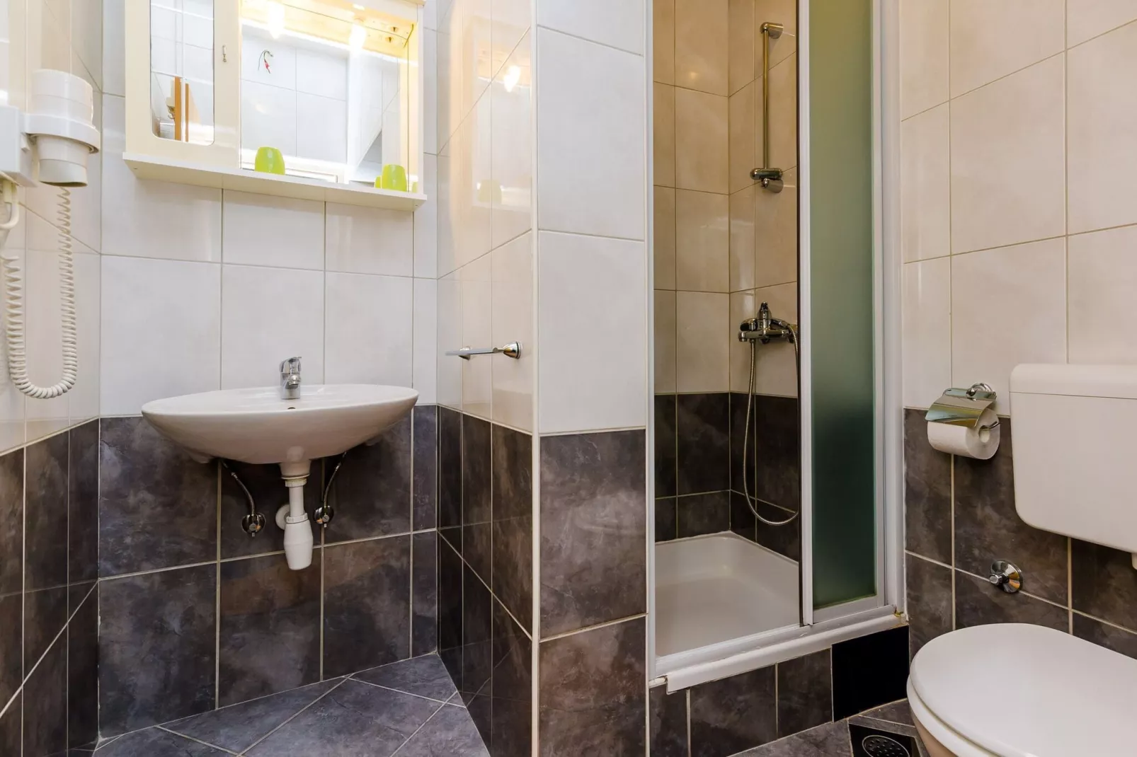 Apartments Mali Paradiso - One Bedroom Apartment with Terrace and Pool View(A3)-Badkamer