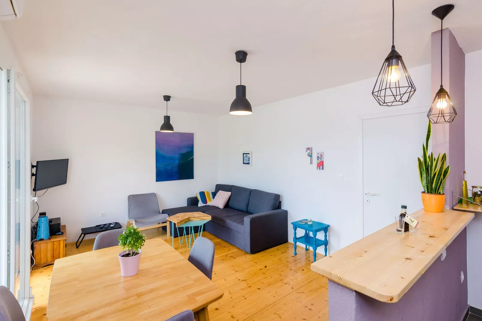 Apartment Konak - Two Bedroom Apartment with Terrace and Sea View-Woonkamer