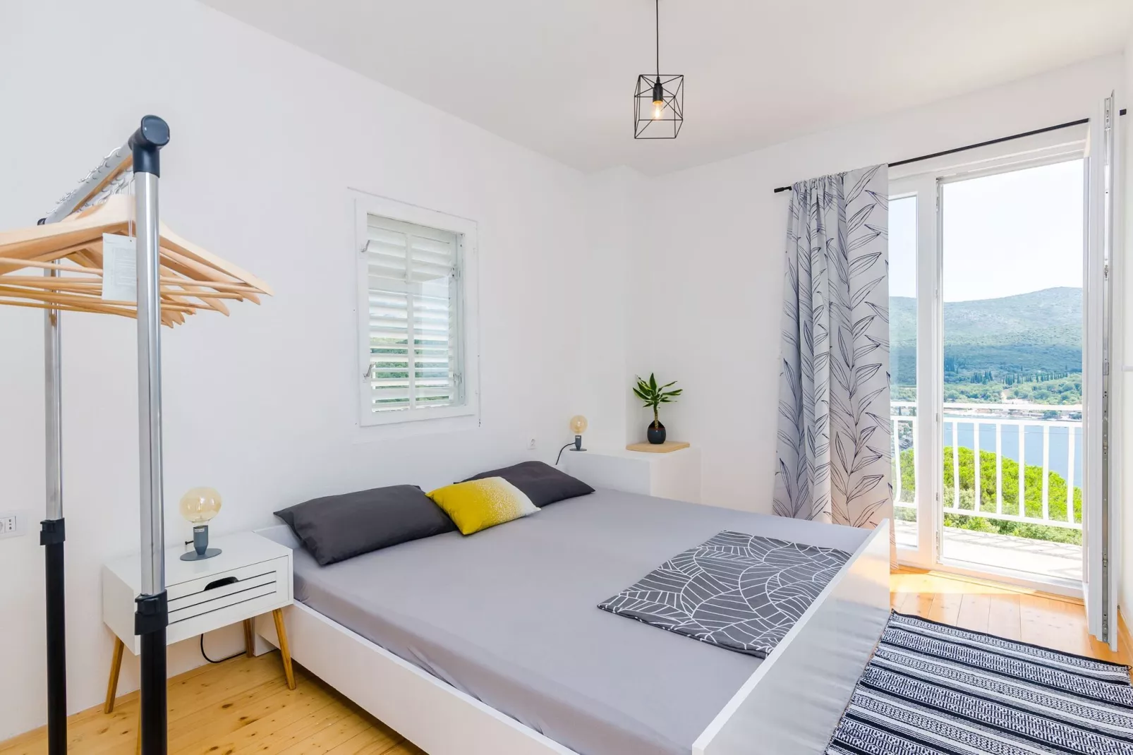 Apartment Konak - Two Bedroom Apartment with Terrace and Sea View-Slaapkamer