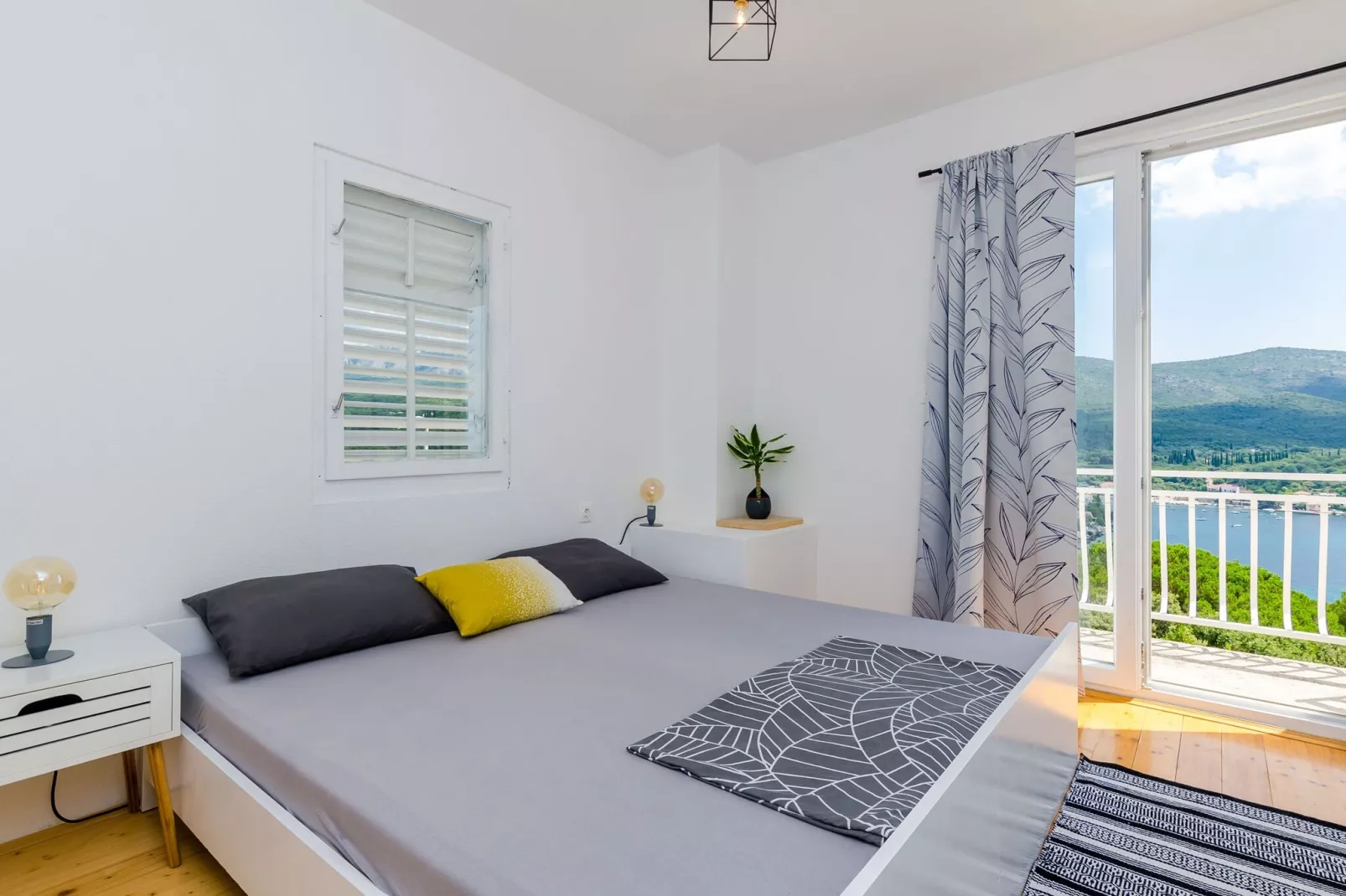 Apartment Konak - Two Bedroom Apartment with Terrace and Sea View-Slaapkamer