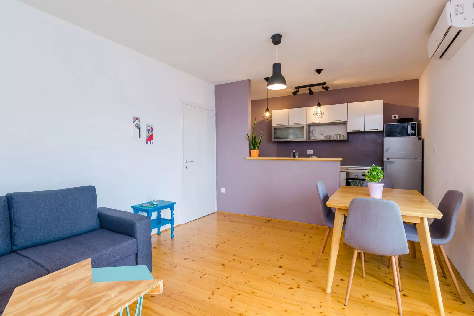 Apartment Konak - Two Bedroom Apartment with Terrace and Sea View-Binnen