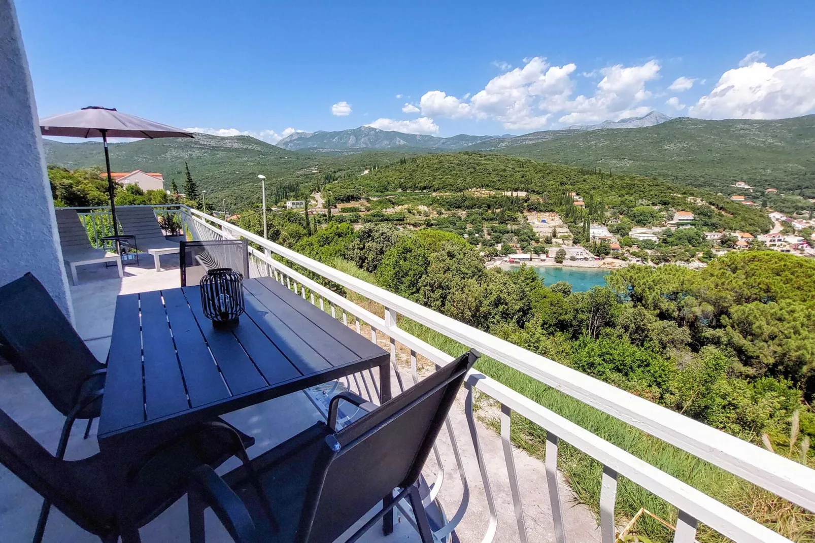 Apartment Konak - Two Bedroom Apartment with Terrace and Sea View-Uitzicht