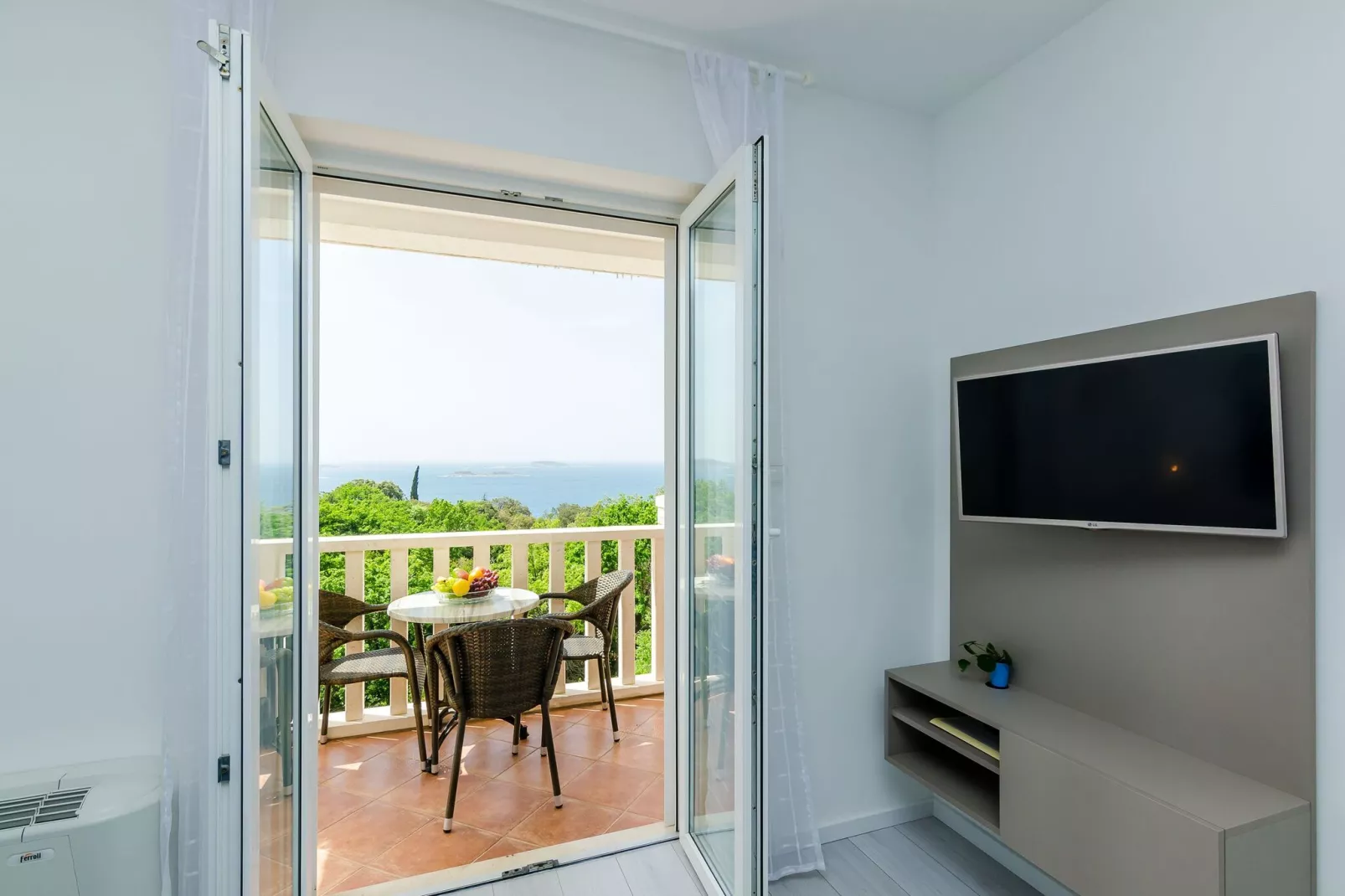 Villa Panorama Dubrovnik (A2) - Superior One Bedroom Apartment with Terrace and Sea View-Woonkamer