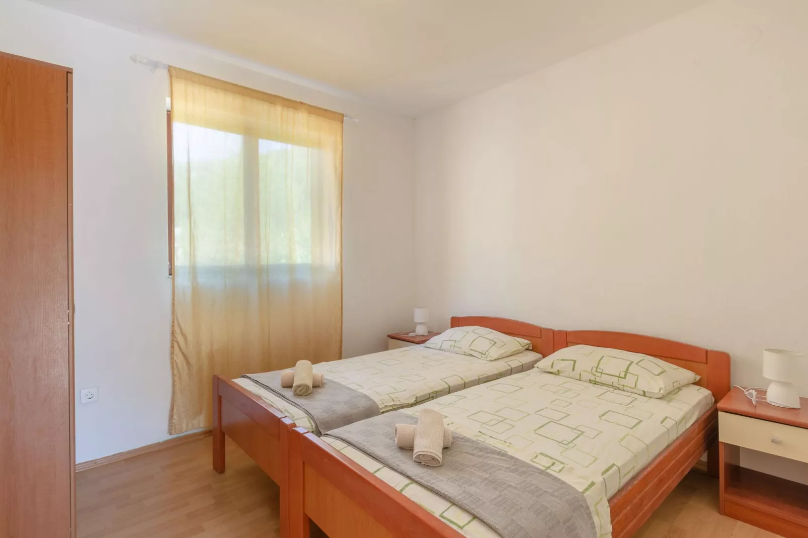 Seafront Apartments Olivera-Two Bedroom Apartment with Patio ( Tonči )