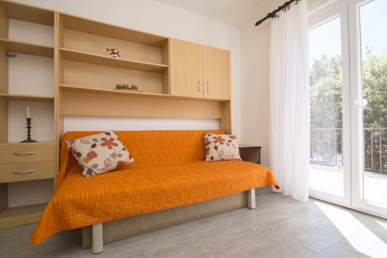 Seafront Apartment Dana - Two Bedroom Apartment with Terrace and Sea View-Woonkamer