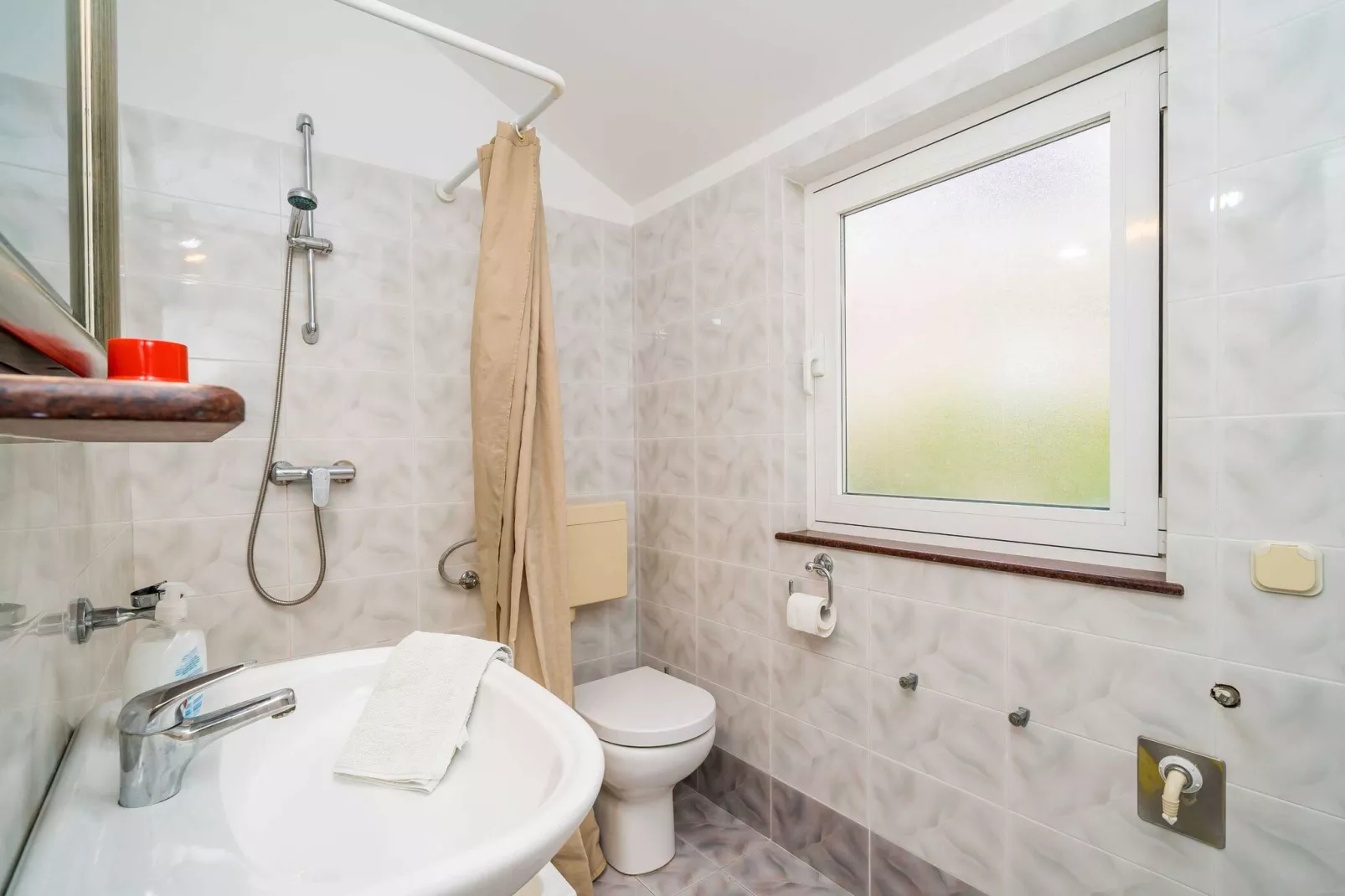 Apartment Villa Palma- Studio Apartment with Balcony and Sea View (Studio apartman 1)-Badkamer