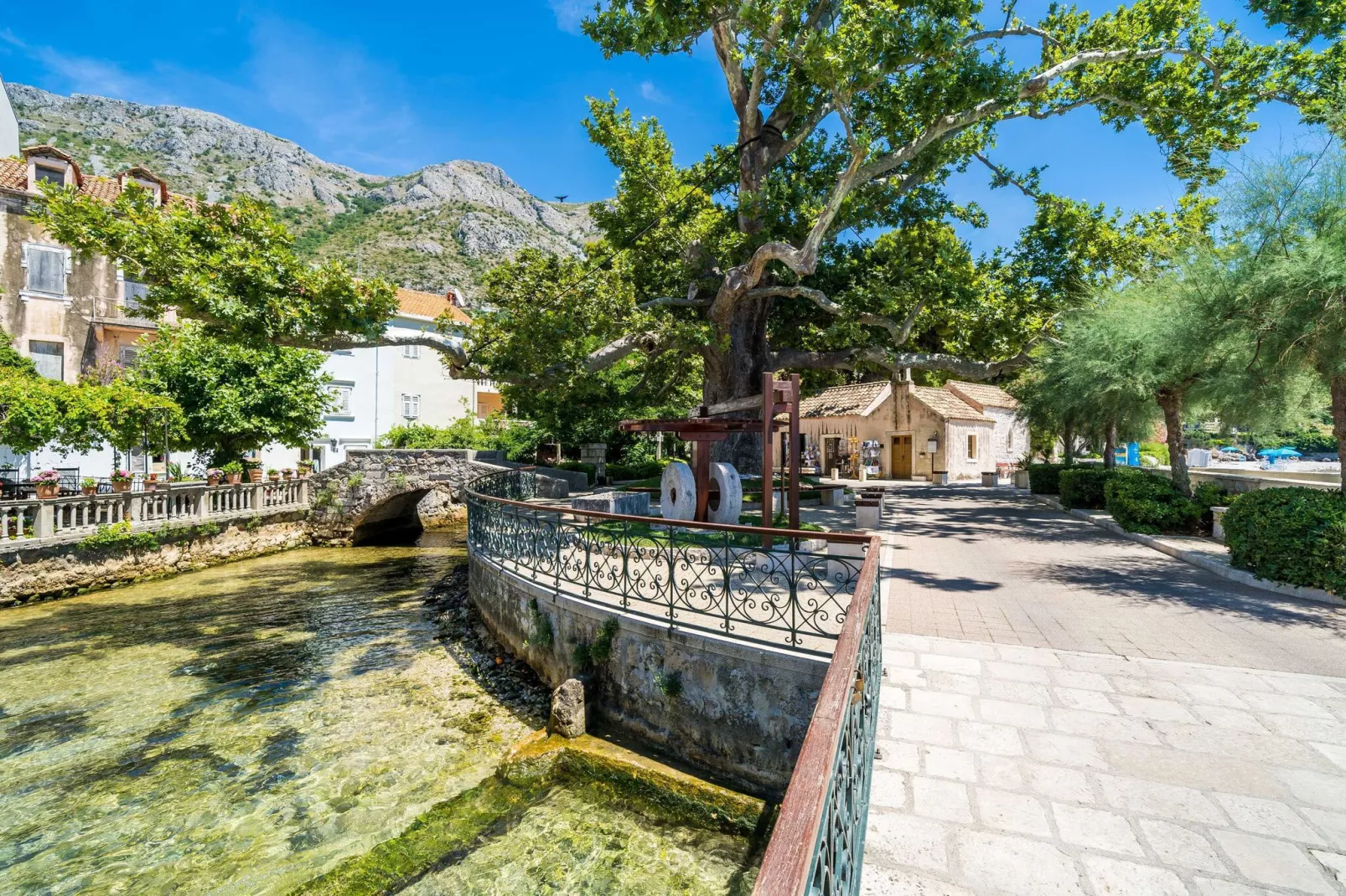 Apartment Villa Palma- Studio Apartment with Balcony and Sea View (Studio apartman 1)-Buitenlucht