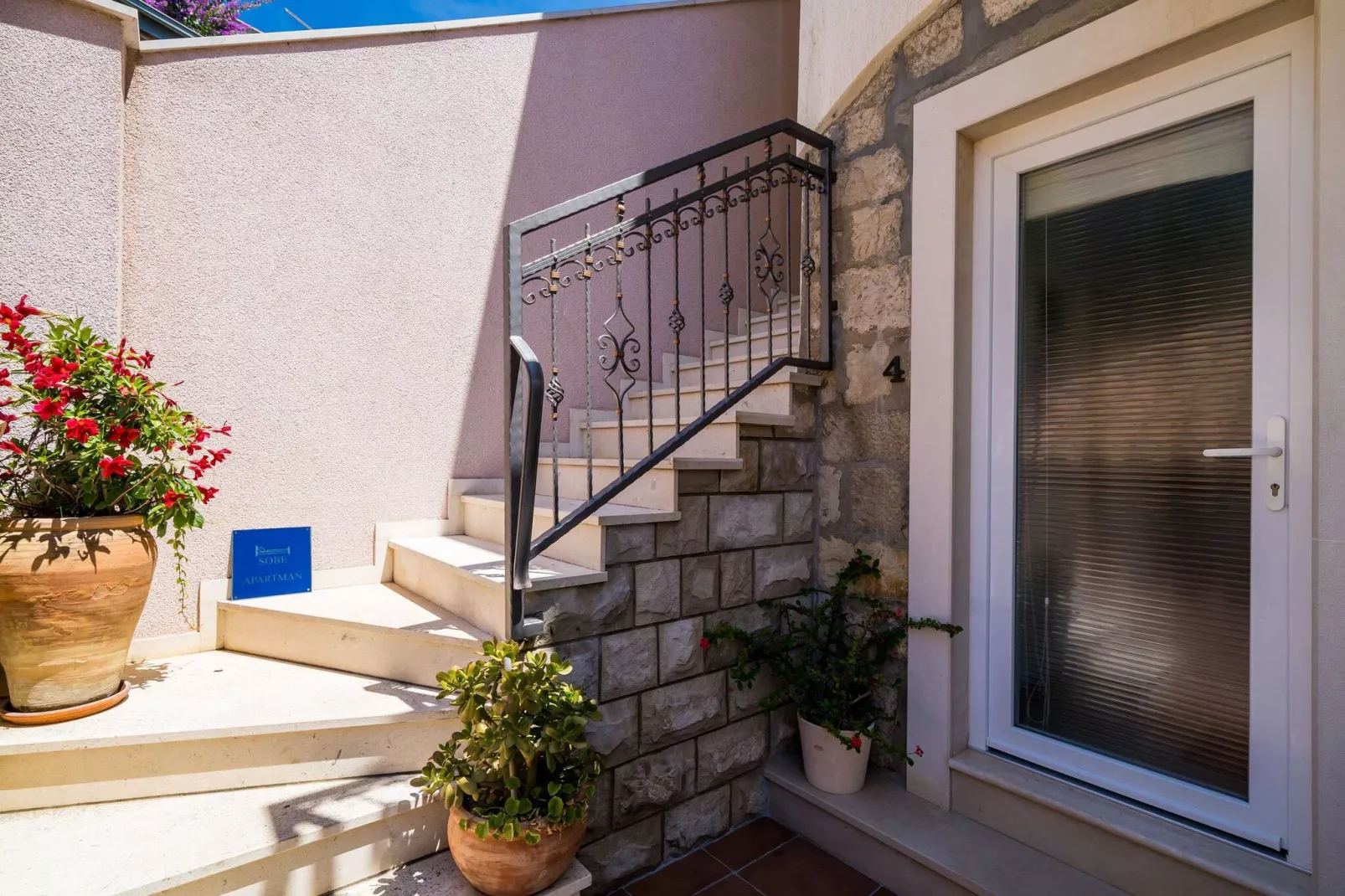 Apartment Villa Palma- Two Bedroom Apartment with Terrace and Sea View ( Apartman 4)