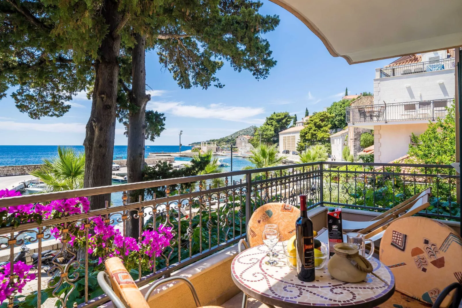 Apartment Villa Palma- Two Bedroom Apartment with Terrace and Sea View ( Apartman 4)