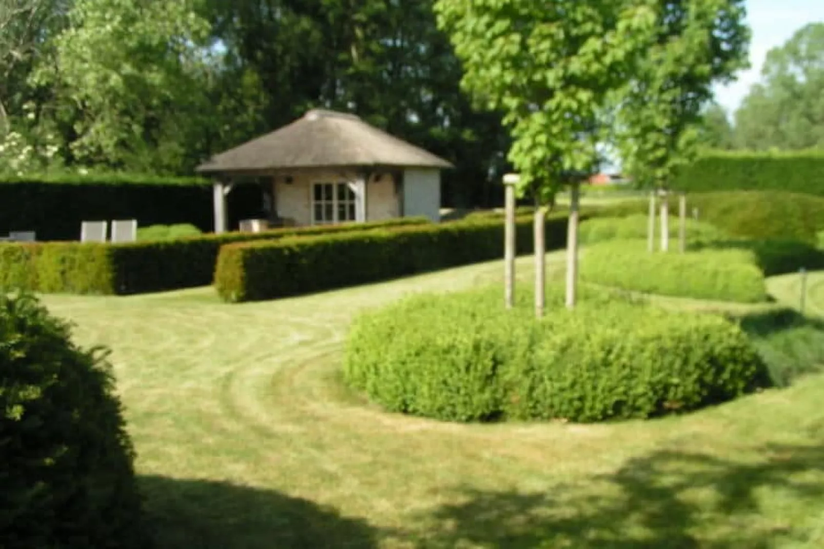 Villa de Luxe-Tuinen zomer