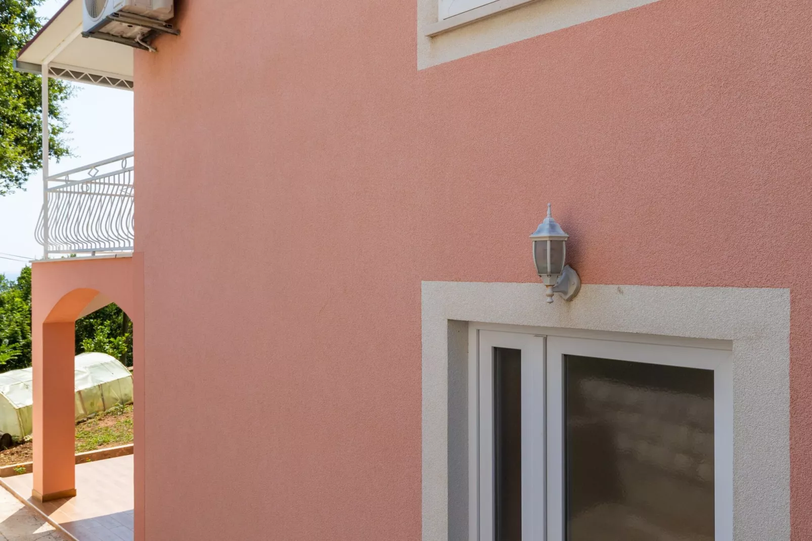 Apartment Nike - Two-Bedroom Apartment with Terrace-Buitenlucht