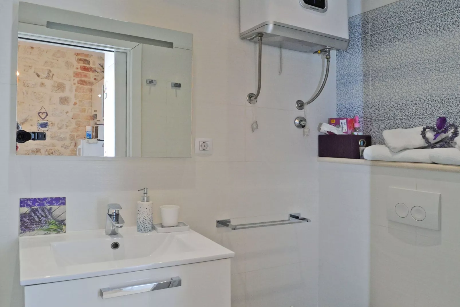 L & L Old Town Apartments - One bedroom Apartment (Lavander)-Badkamer