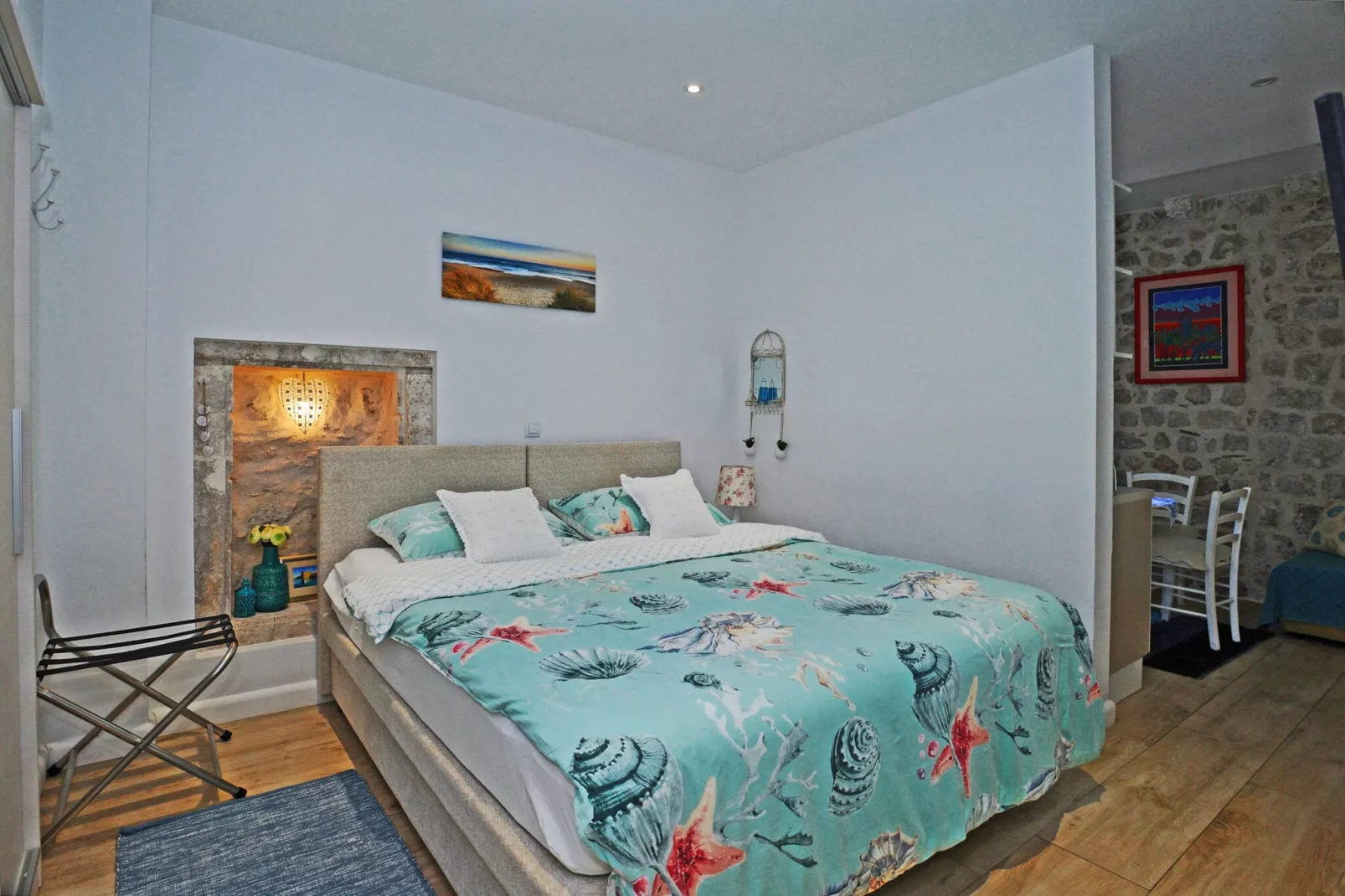 L & L Old Town Apartments - Studio Apartment ( Lacroma)