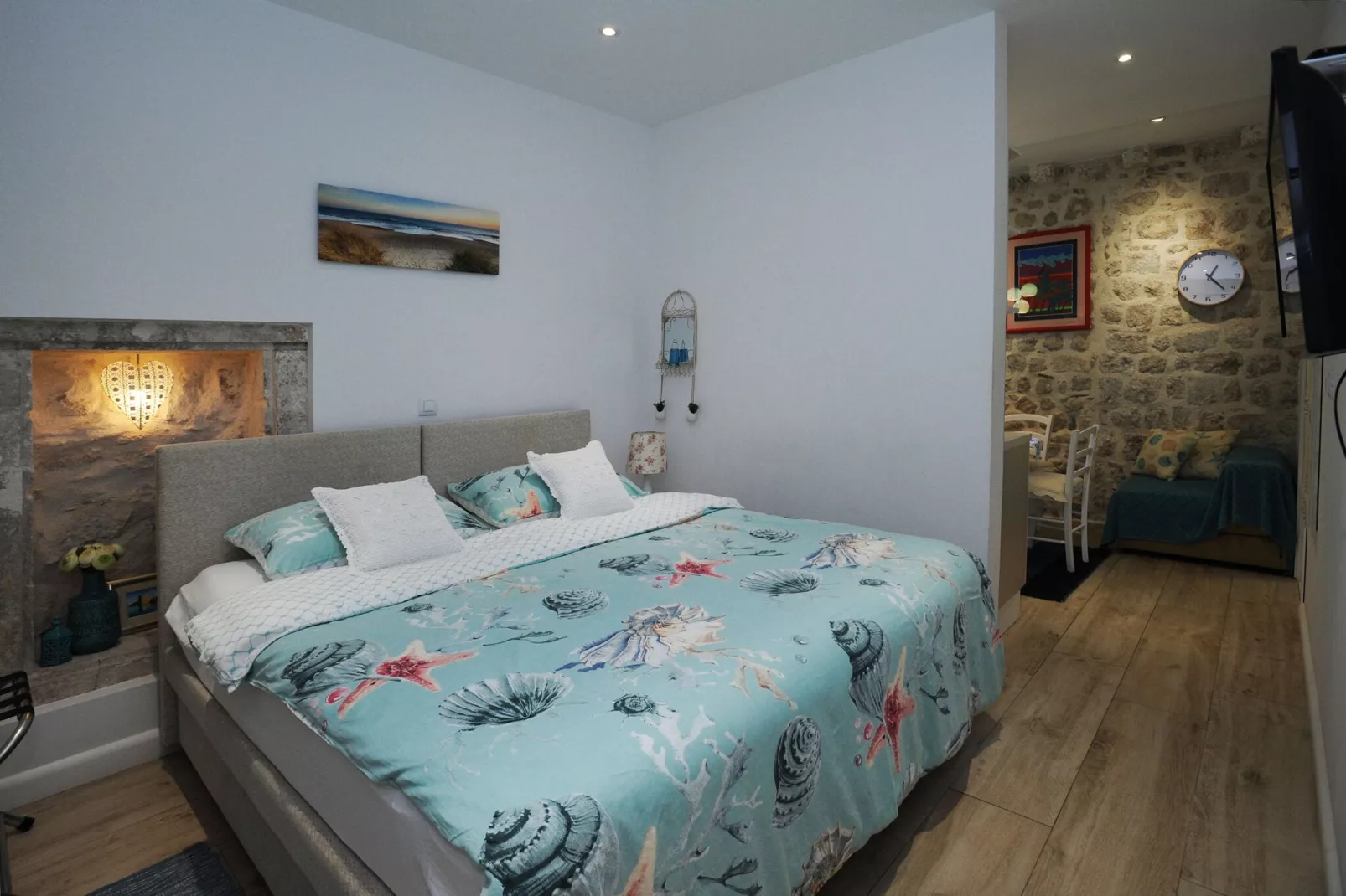L & L Old Town Apartments - Studio Apartment ( Lacroma)-Slaapkamer