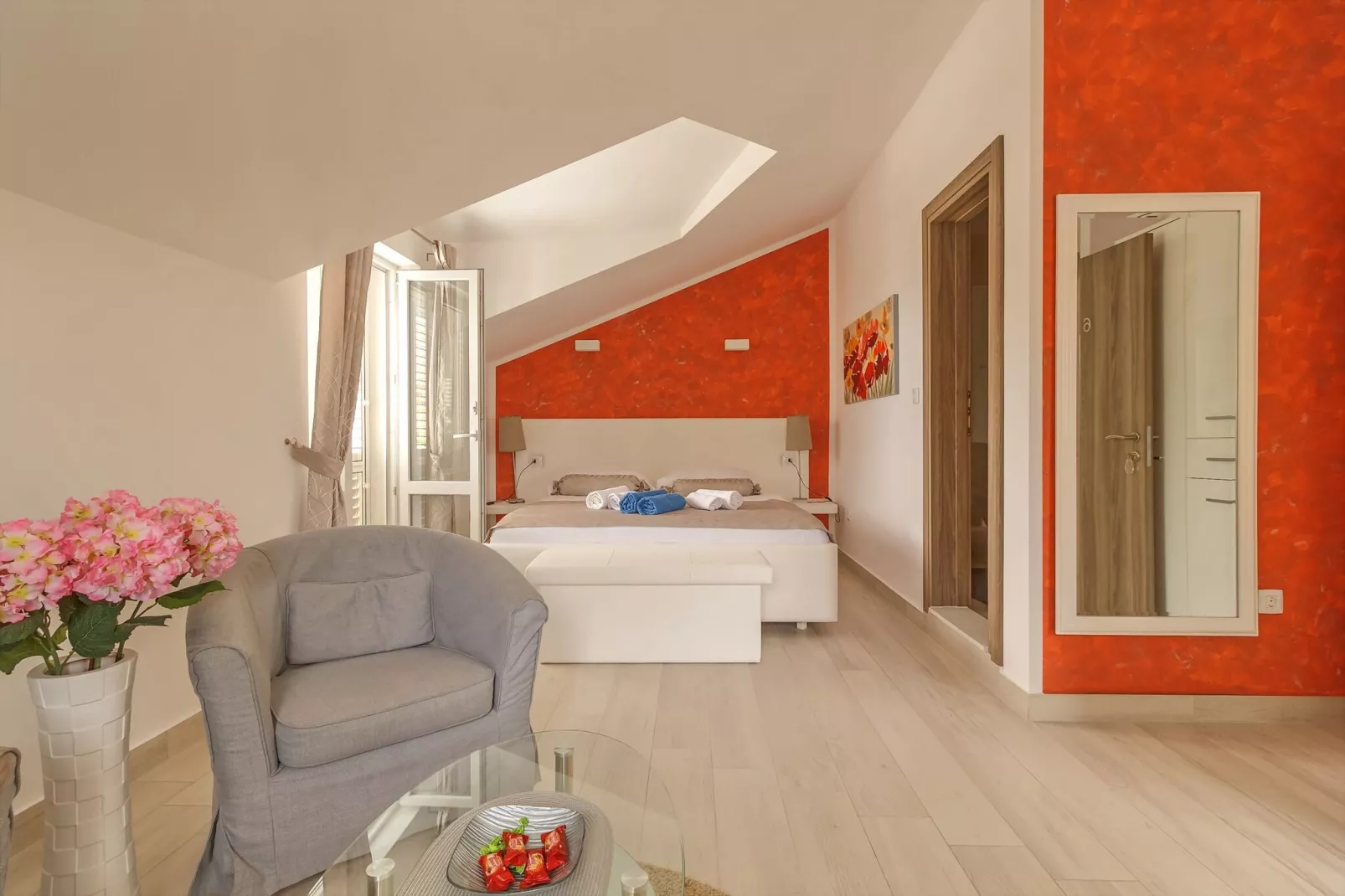 Villa Mirosa-Comfort Triple Room with Balcony and Sea View ( 6 )-Slaapkamer
