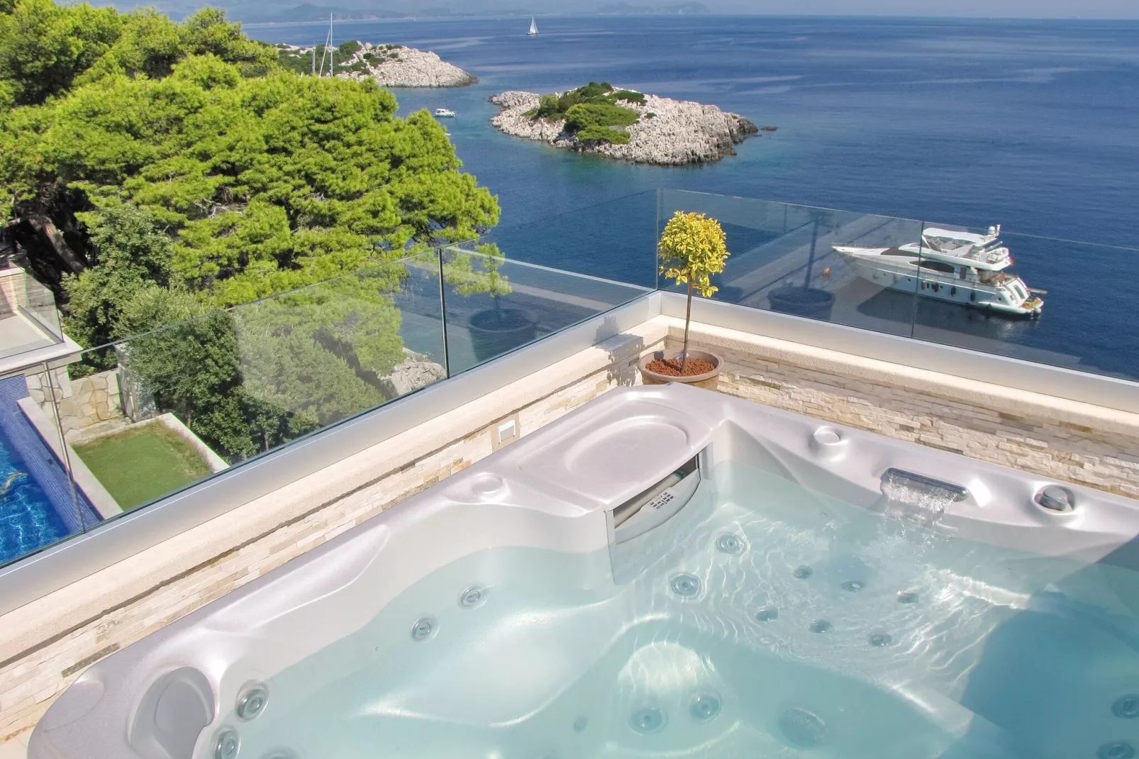 Villa Mirosa-Comfort Triple Room with Balcony and Sea View ( 6 )-Spa