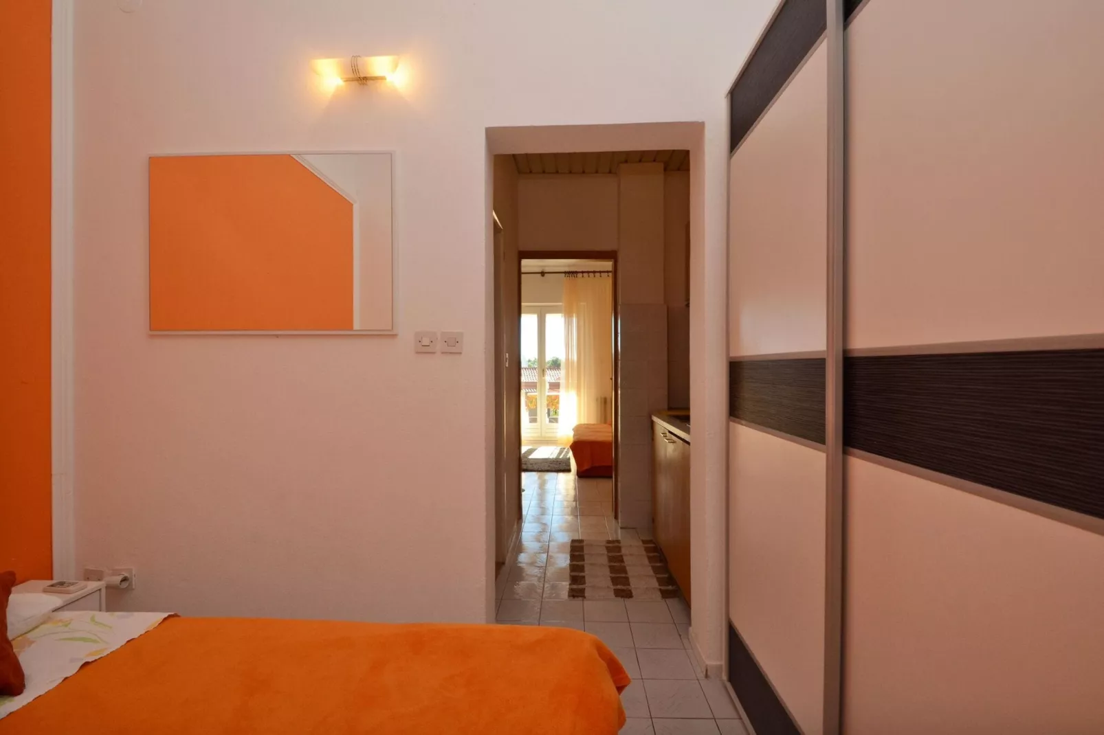 LaidBack Apartments - Comfort One Bedroom Apartment with Balcony and Sea View (Green)-Slaapkamer