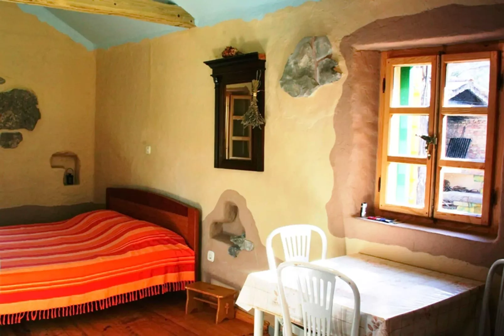 Lavender Cottage-Two Bedroom  Holiday Cottage  with Terrace-Slaapkamer
