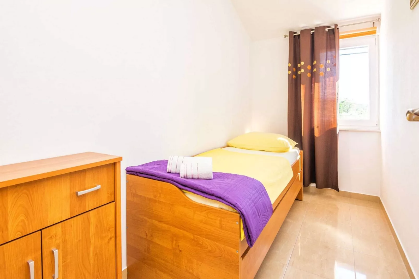 Holiday Home Marinela - Four Bedroom Holiday Home with Swimming Pool-Slaapkamer