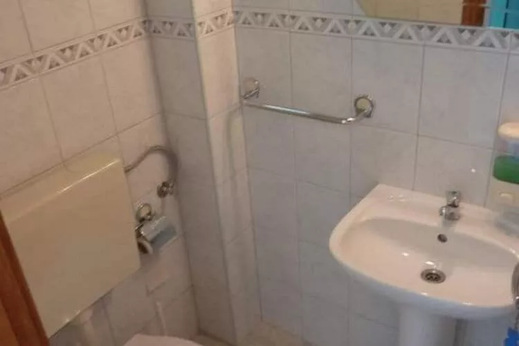 Apartments Mlikota - Two Bedroom Apartment with Terrace - A2 59671-Badkamer