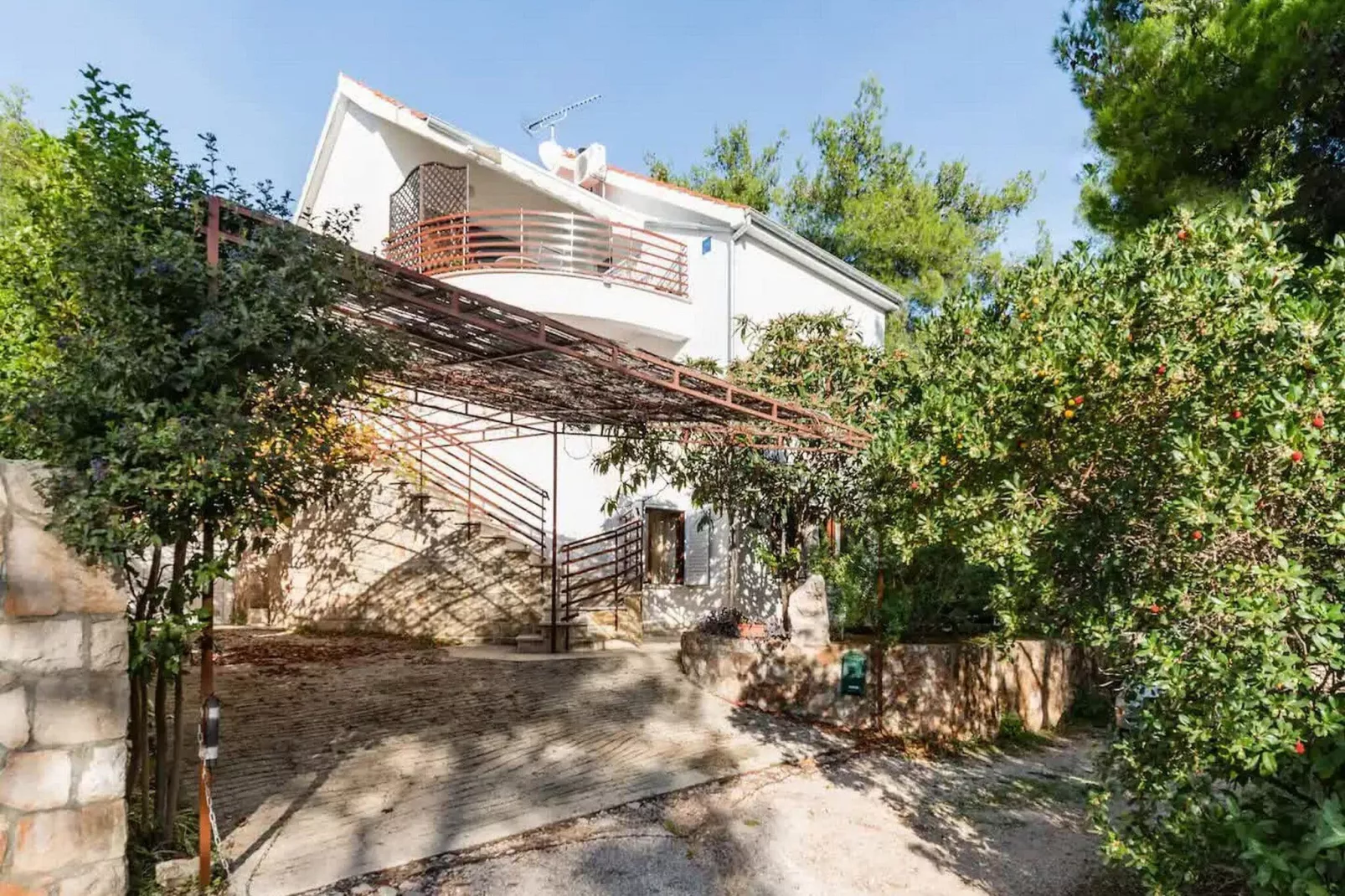 Apartments Villa Pelegrin - Two Bedroom Apartment with Garden View (Apartment A)