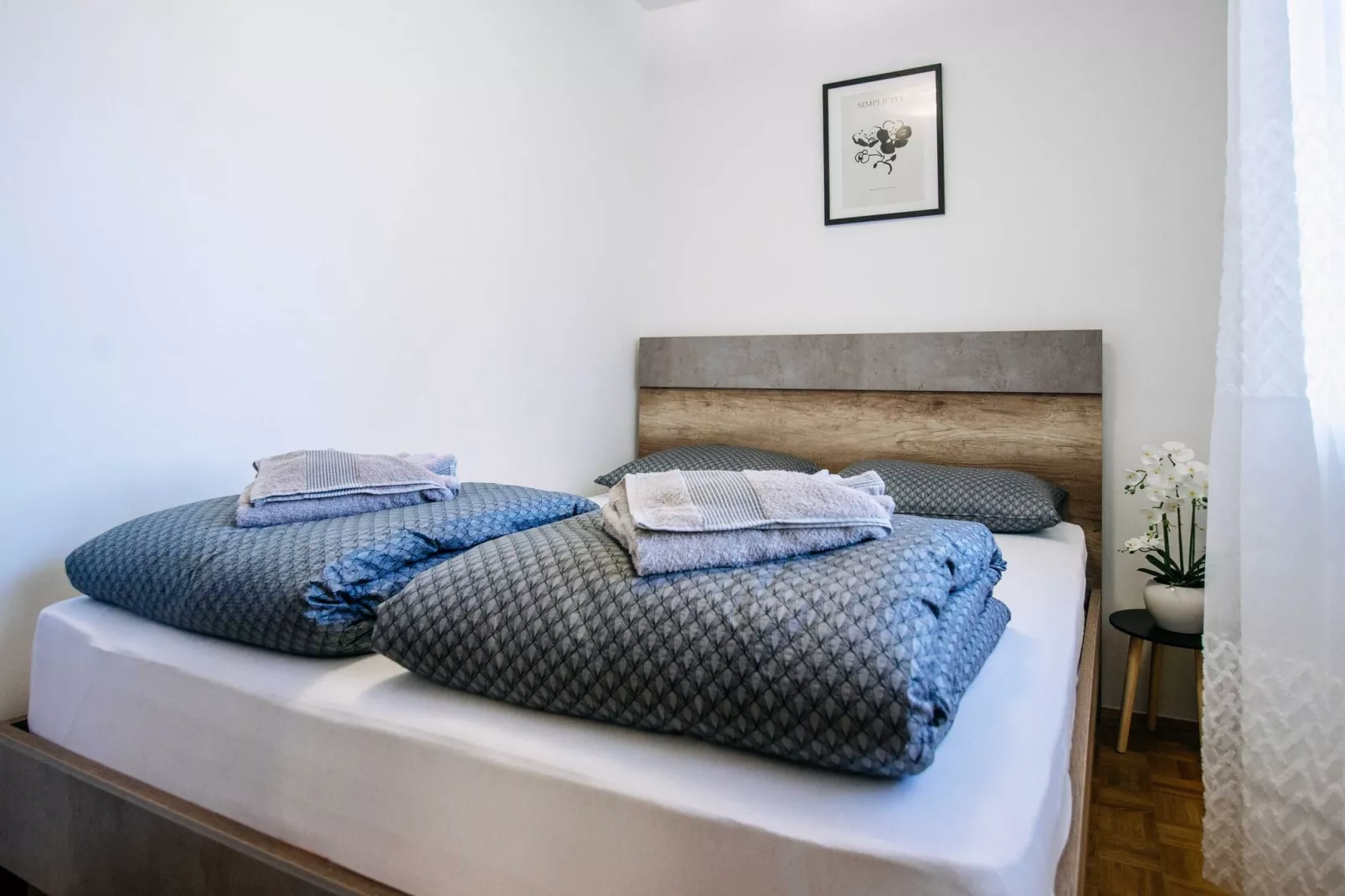 Apartment Wanda - Two Bedroom Apartment with City View-Slaapkamer