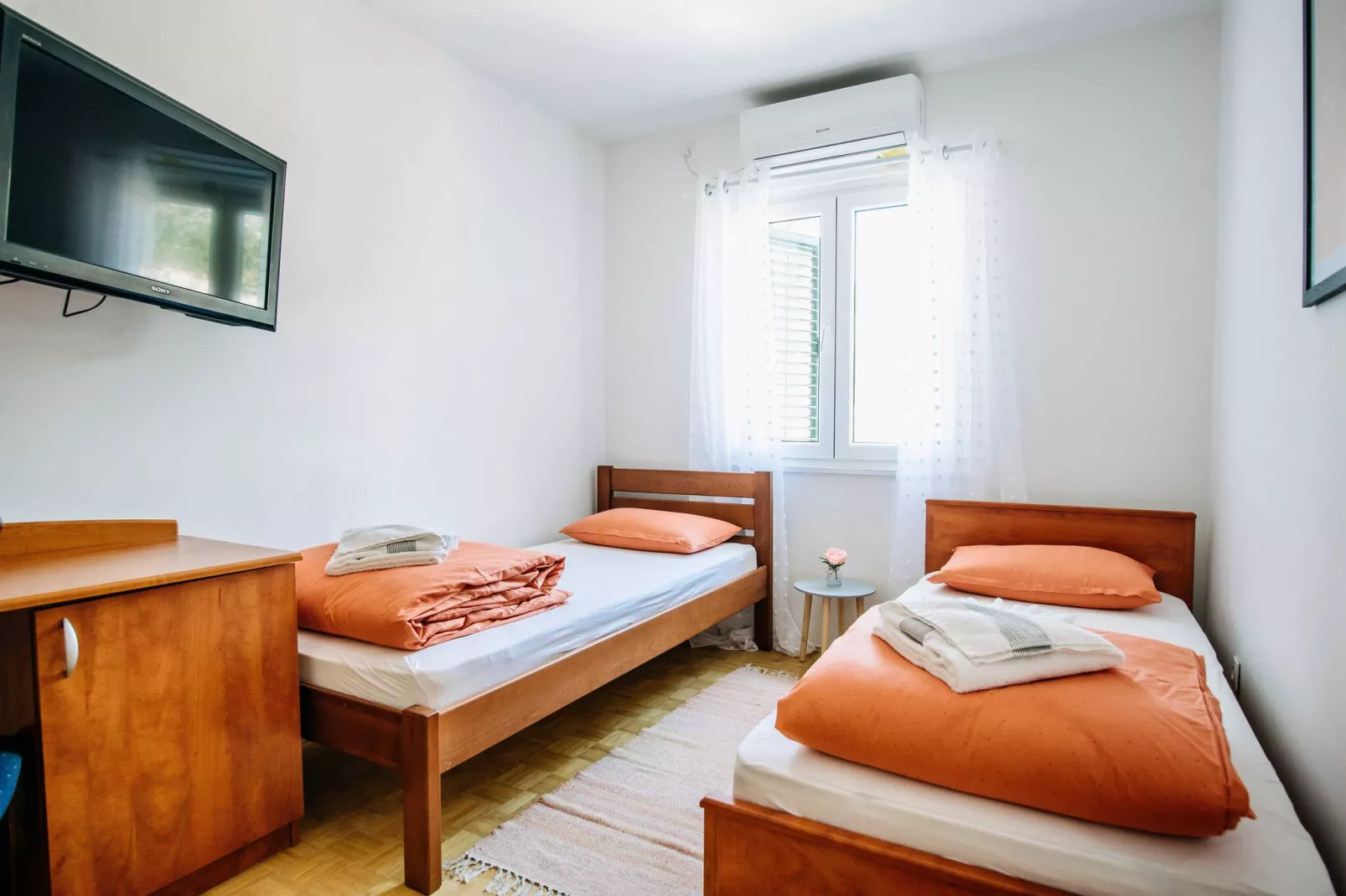 Apartment Wanda - Two Bedroom Apartment with City View-Slaapkamer
