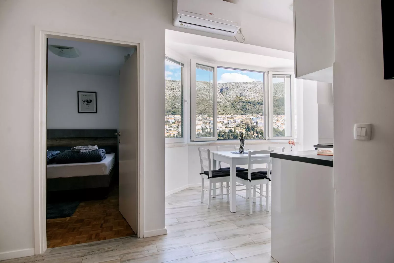 Apartment Wanda - Two Bedroom Apartment with City View-Binnen