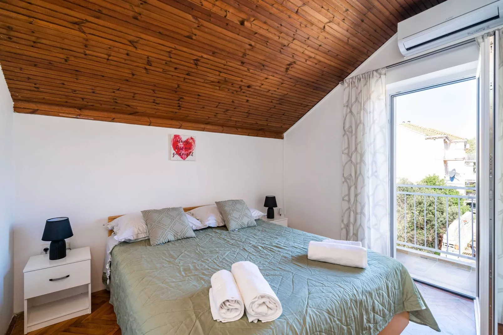 Apartment Dorica - One Bedroom Apartment with Terrace-Slaapkamer