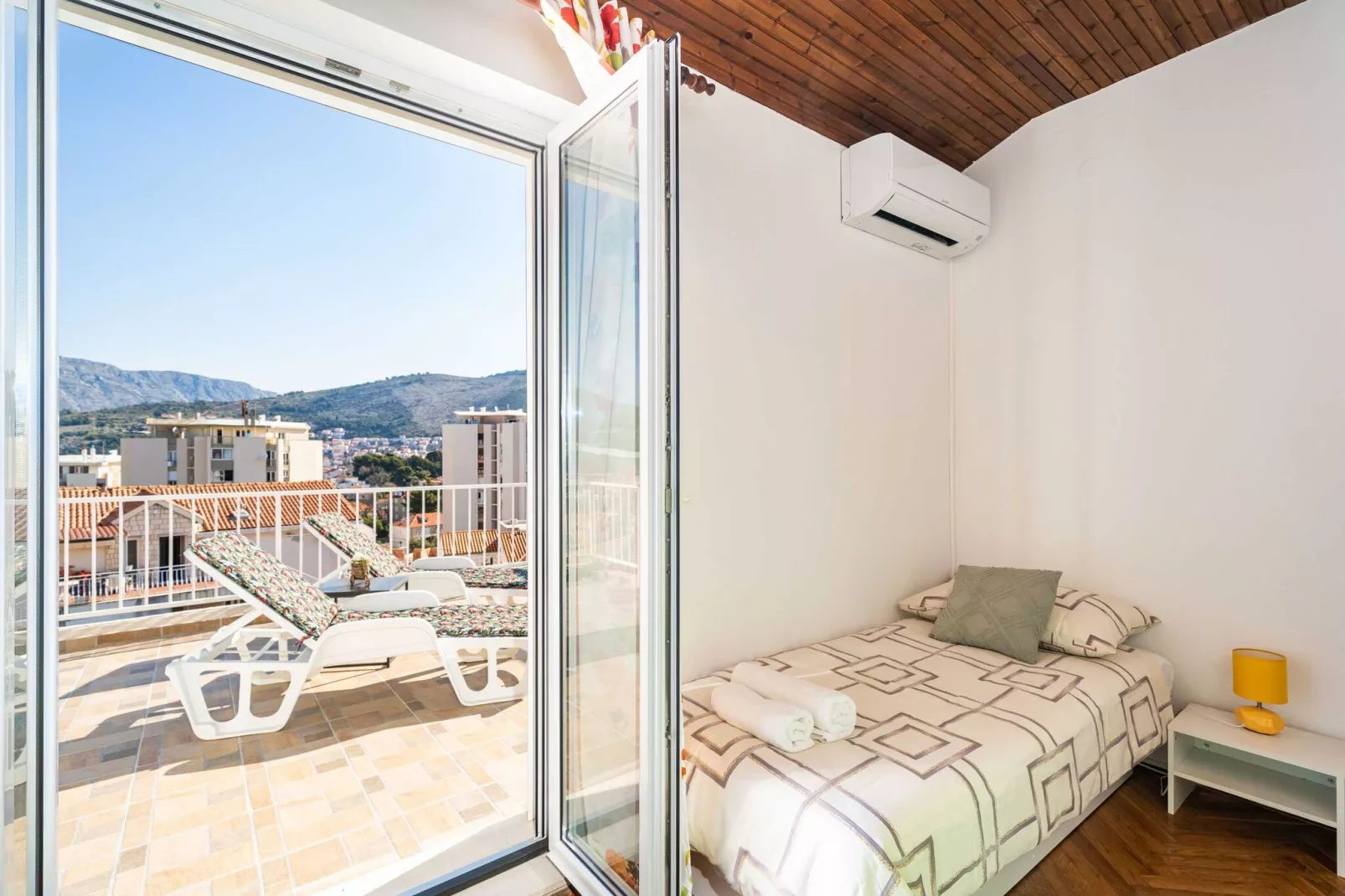 Apartment Dorica - One Bedroom Apartment with Terrace-Uitzicht