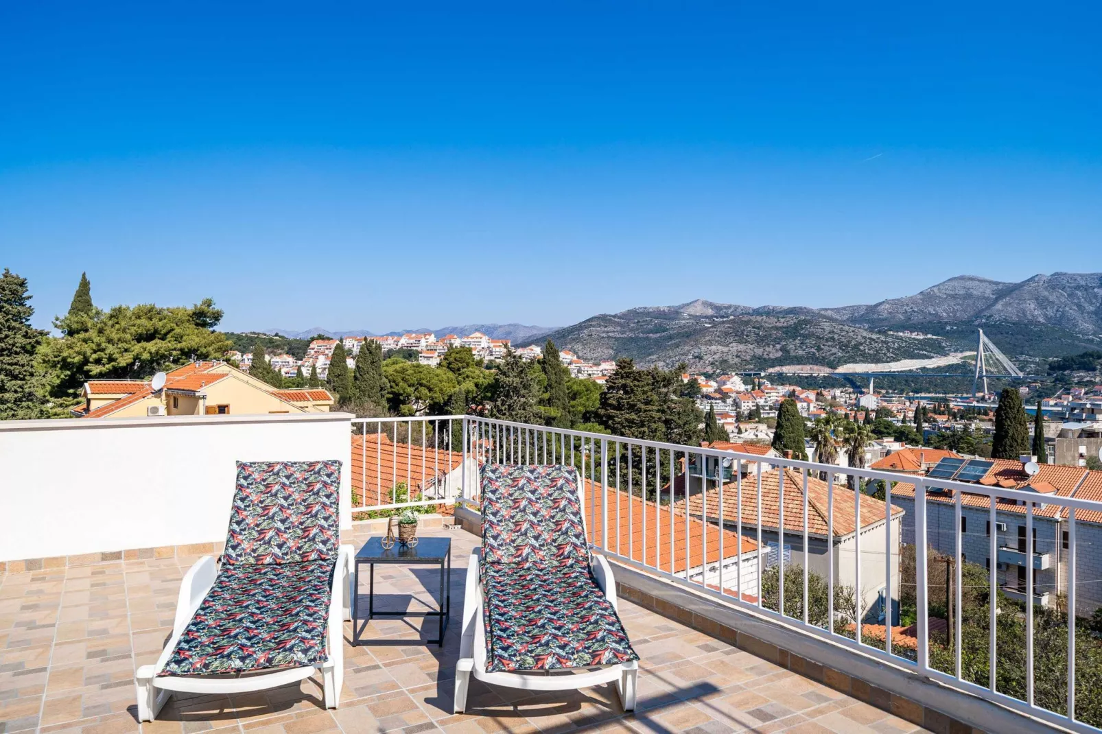 Apartment Dorica - One Bedroom Apartment with Terrace-Terras