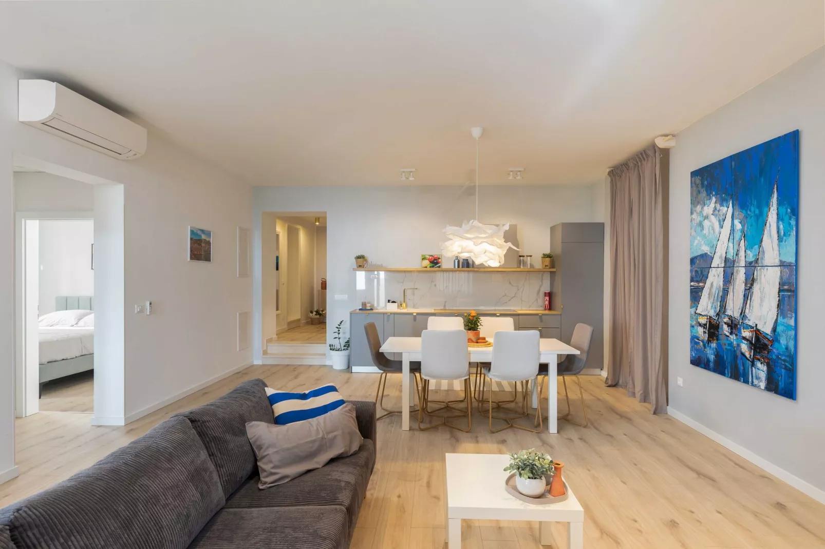 Apartments aMare - Three Bedroom Apartment with Terrace and Jacuzzi- 1-Woonkamer