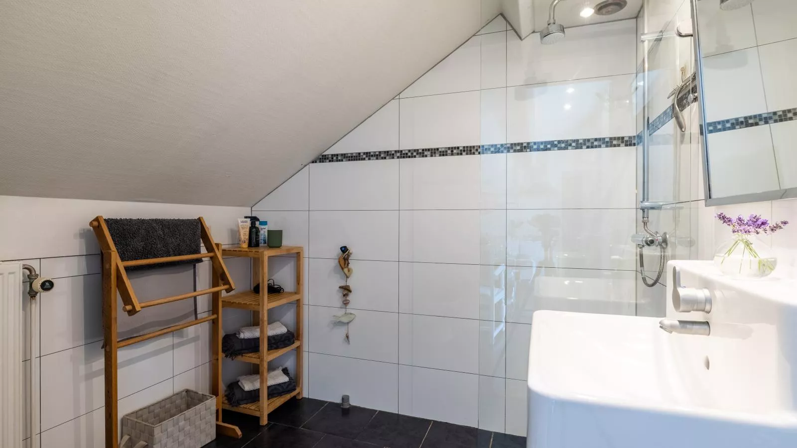 De Egelhut-Badkamer
