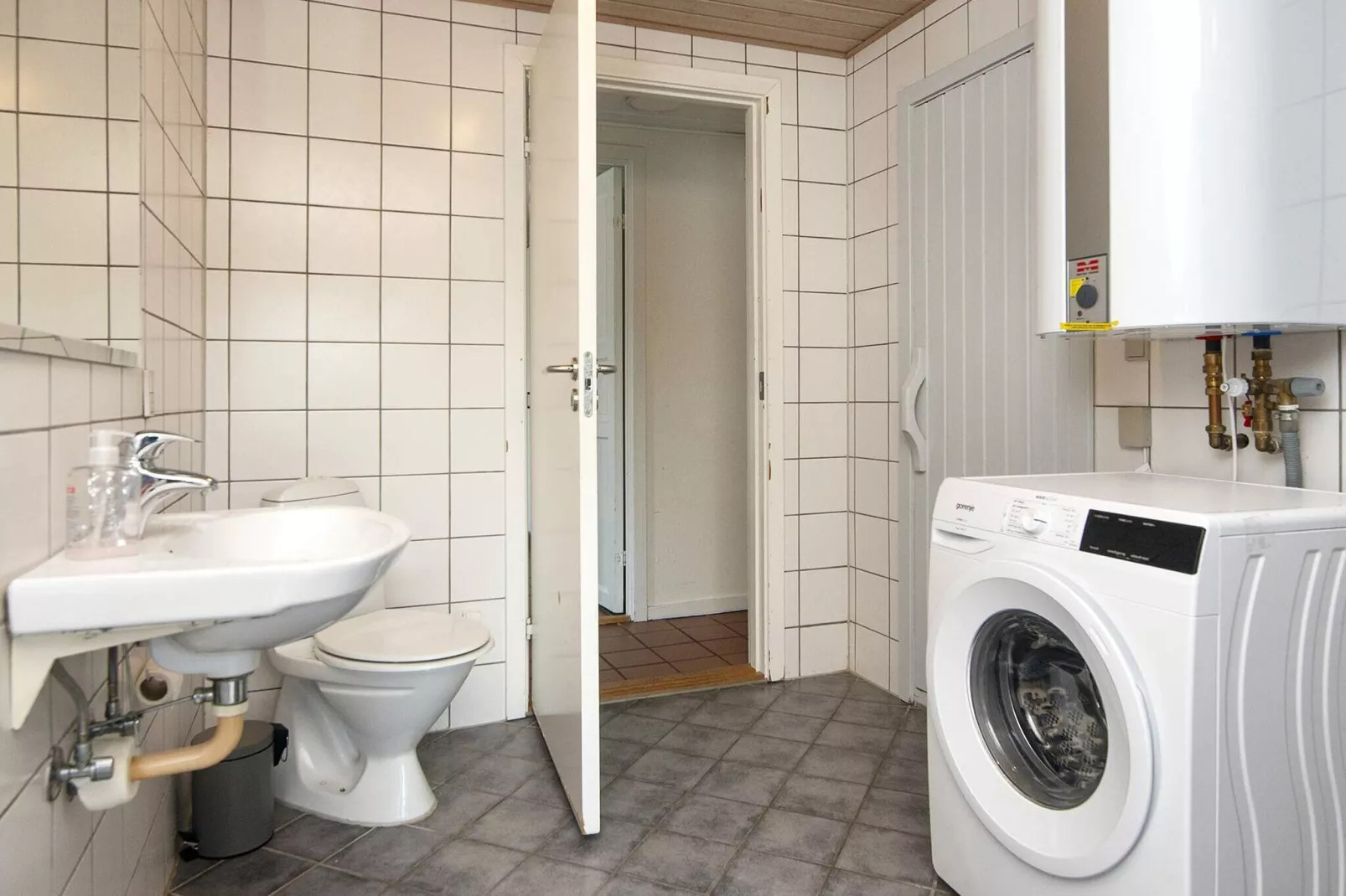 Rustig toevluchtsoord met spa and tuin-By Traum-Binnen