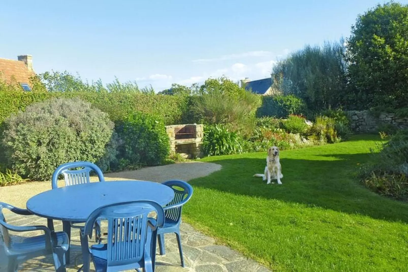 Holiday home Pleumeur-Bodou-Tuinen zomer