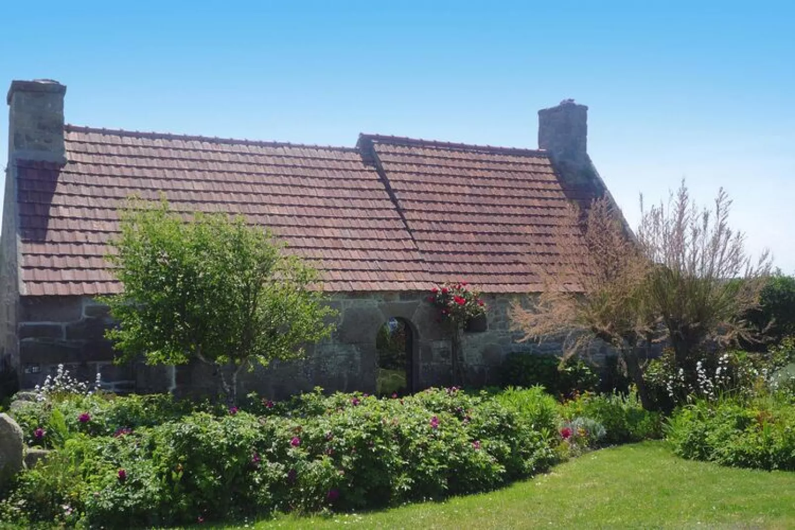 Holiday home Pleumeur-Bodou-Buitenkant zomer
