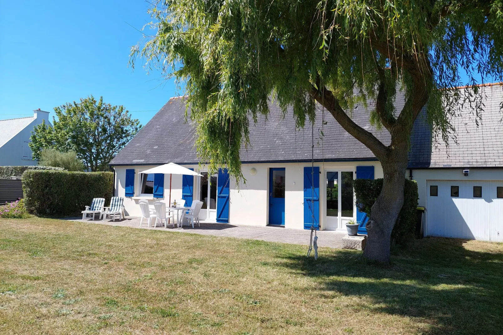 Ebenerdiges Ferienhaus in Strandnähe Santec-Buitenkant zomer