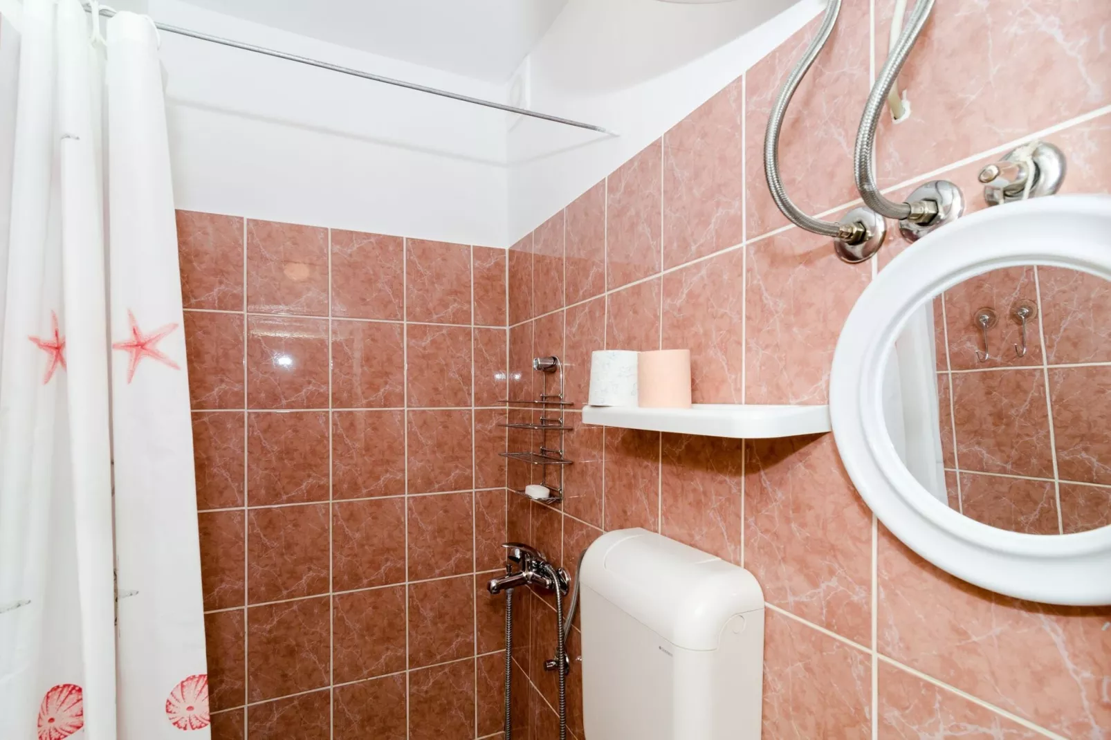 Apartment Berk - One-Bedroom Apartment with Terrace-Badkamer
