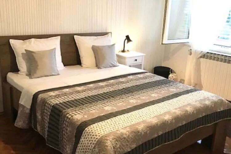 Apartments Villa Nikol - Standard One Bedroom Apartment with Sea View (APT 6)-Slaapkamer