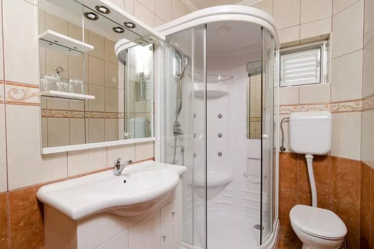 Apartments Villa Nikol - Standard One Bedroom Apartment with Sea View (APT 6)-Badkamer