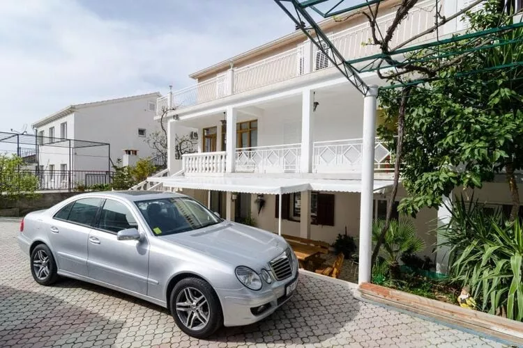 Apartments Villa Nikol - Standard One Bedroom Apartment with Sea View (APT 6)-Parkeerplaats