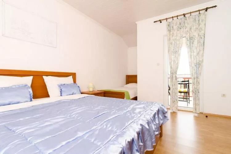 Apartments Villa Nikol - One Bedroom Apartment with Sea View (APT 2)-Slaapkamer