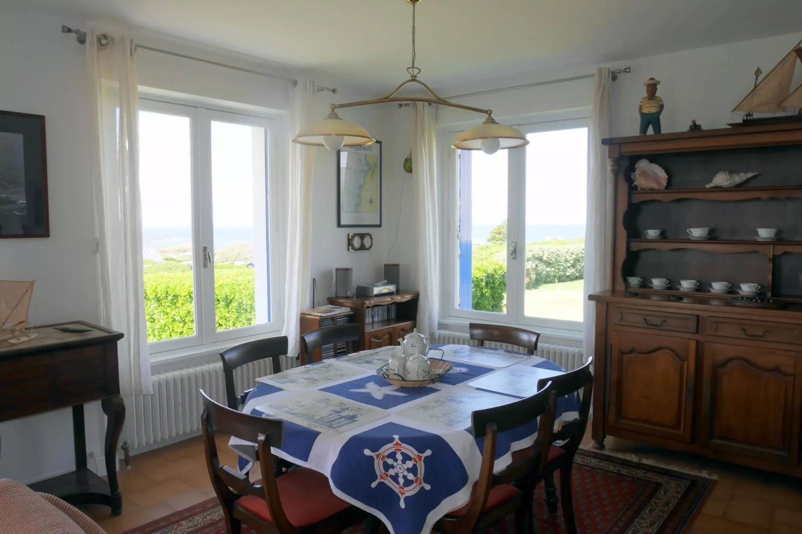 Ferienhaus mit 180° Panorama Meerblick Lampaul-Plouarzel-Eetkamer