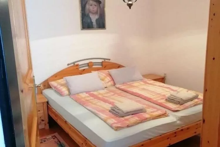 House Panorama - One Bedroom Apartment with Balcony and Sea View (Apartman 4)-Slaapkamer
