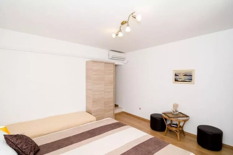 Villa Barbara - Comfort Studio with Terrace and Sea View (br. 1)-Woonkamer