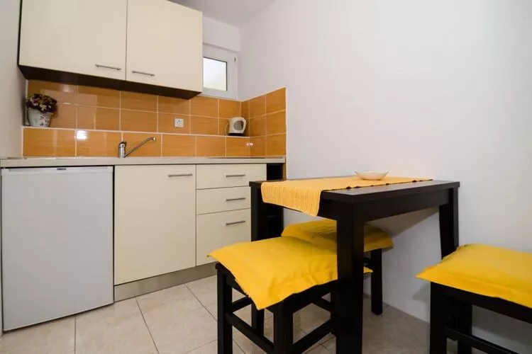 Villa Barbara - Comfort Studio with Terrace and Sea View (br. 1)-Eetkamer