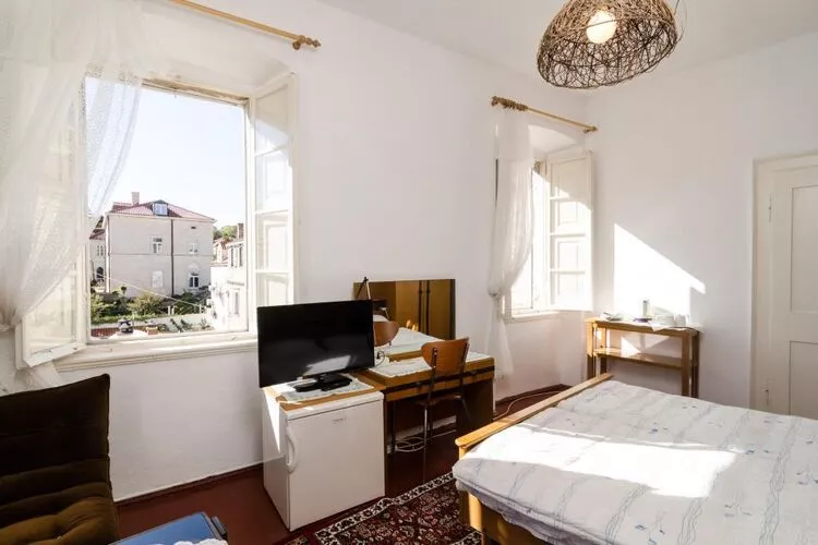 Rooms Pile - Comfort Double Room with Patio-Slaapkamer