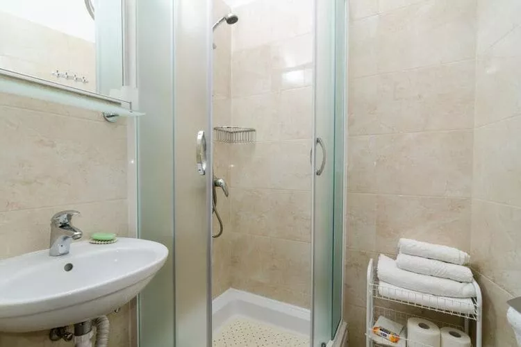 Rooms Pile - Comfort Double Room with Patio-Badkamer