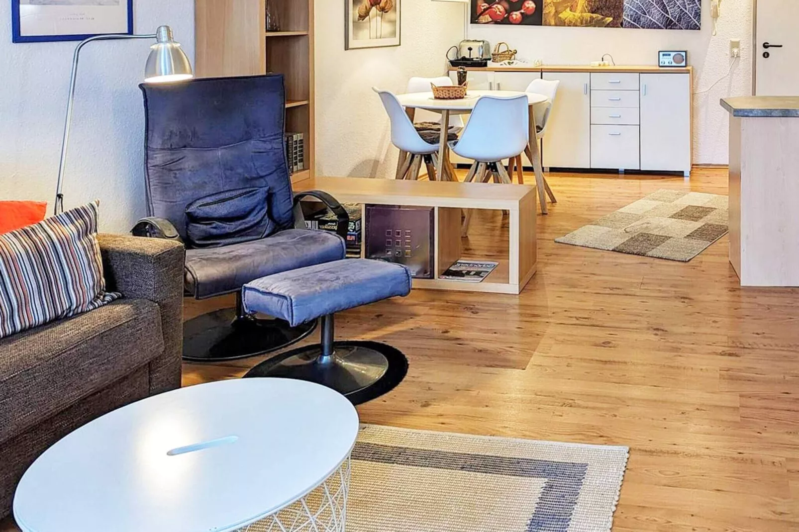 Comfortabel vakantiehuis in de natuur-Binnen