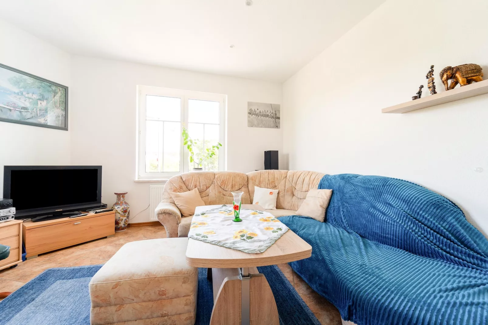 Ferienwohnung Petersberg-Woonkamer
